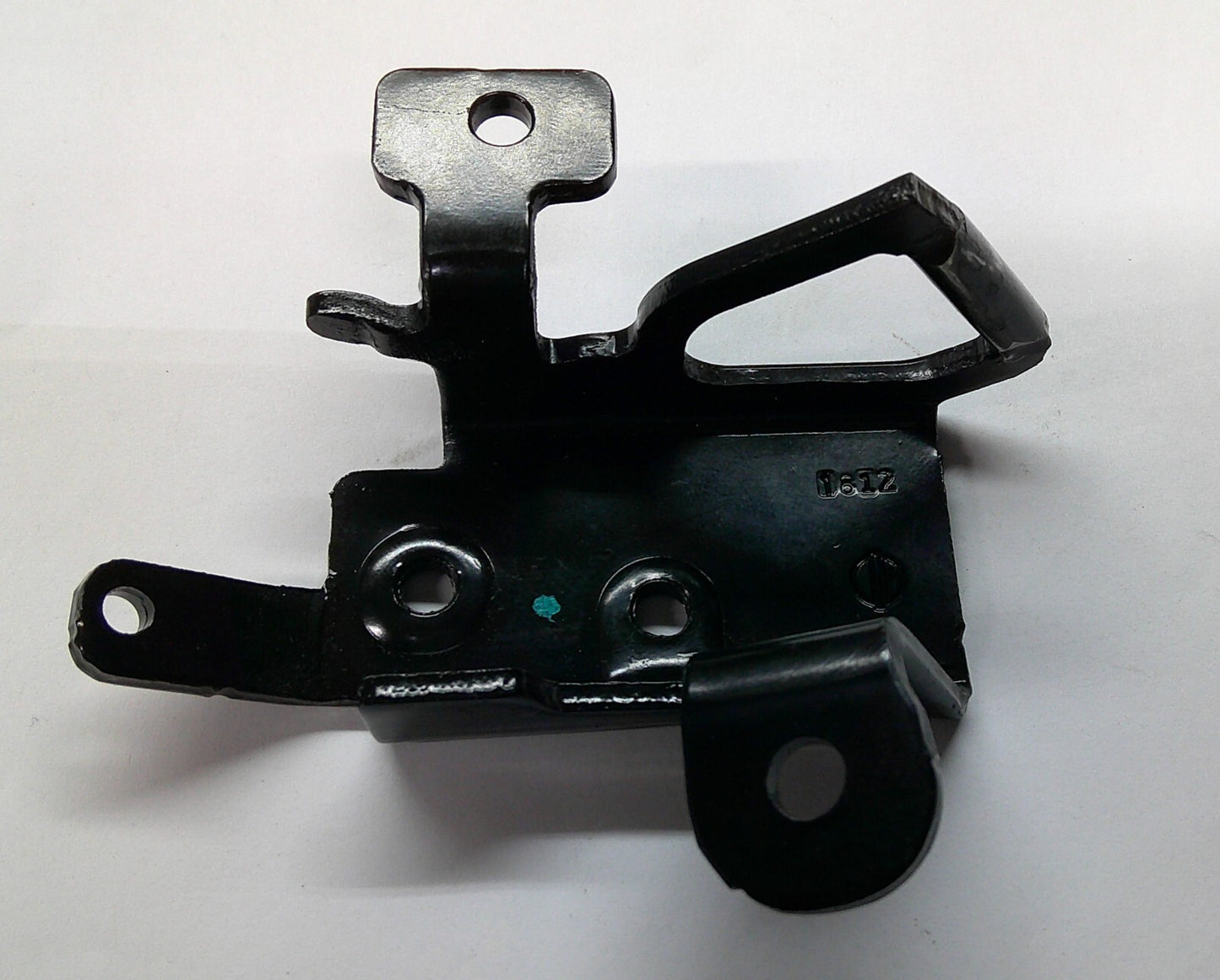14 - 19 SENTRA / 12 - 24 VERSA TRUNK STRIKER  84620-3AW0B OEM  A17