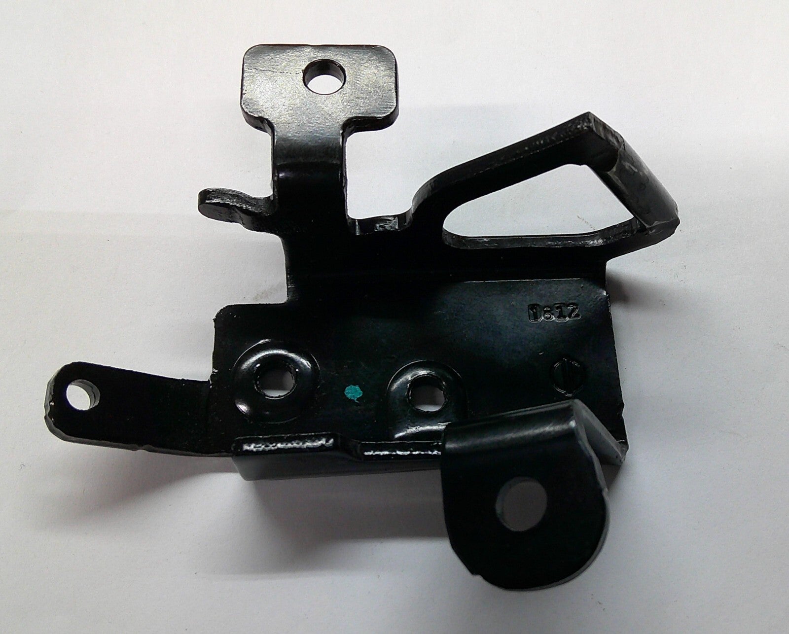 14 - 19 SENTRA / 12 - 24 VERSA TRUNK STRIKER  84620-3AW0B OEM  A17