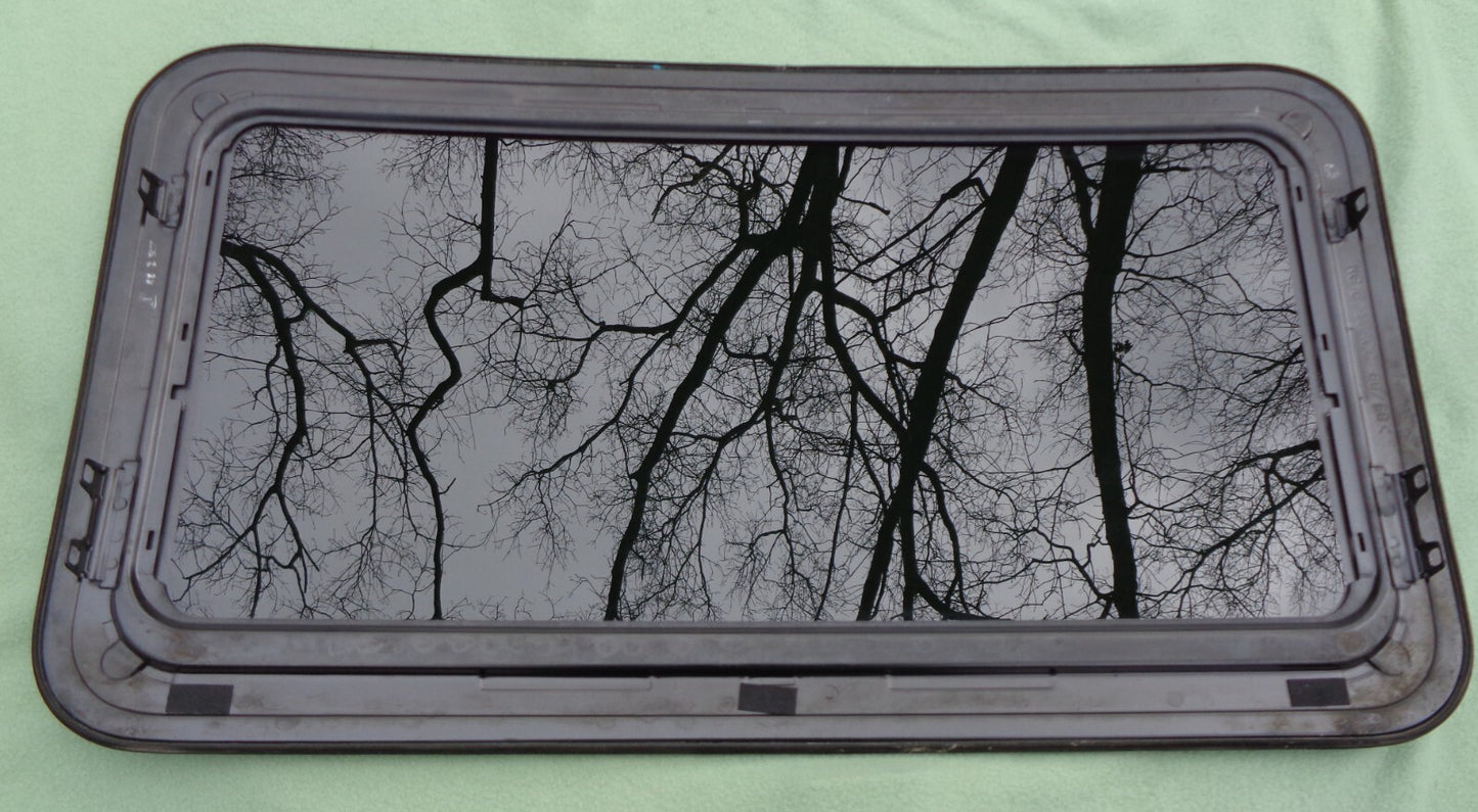 2005 - 2010 KIA SPORTAGE SUNROOF GLASS OEM FACTORY NO ACCIDENT FREE SHIPPING! - RarePartsFinder.Com