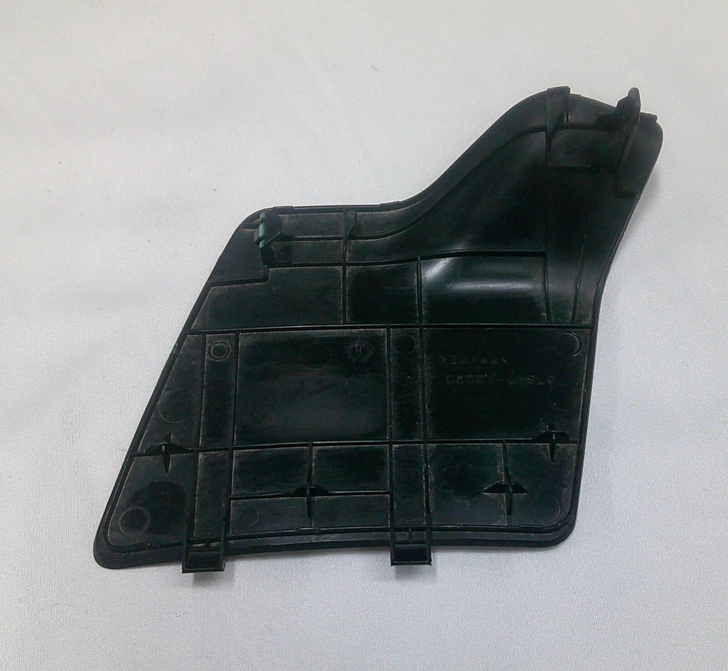 SCION TOYOTA BACK DOOR SERVICE HOLE COVER PLATE 67847-12020-C0 B3