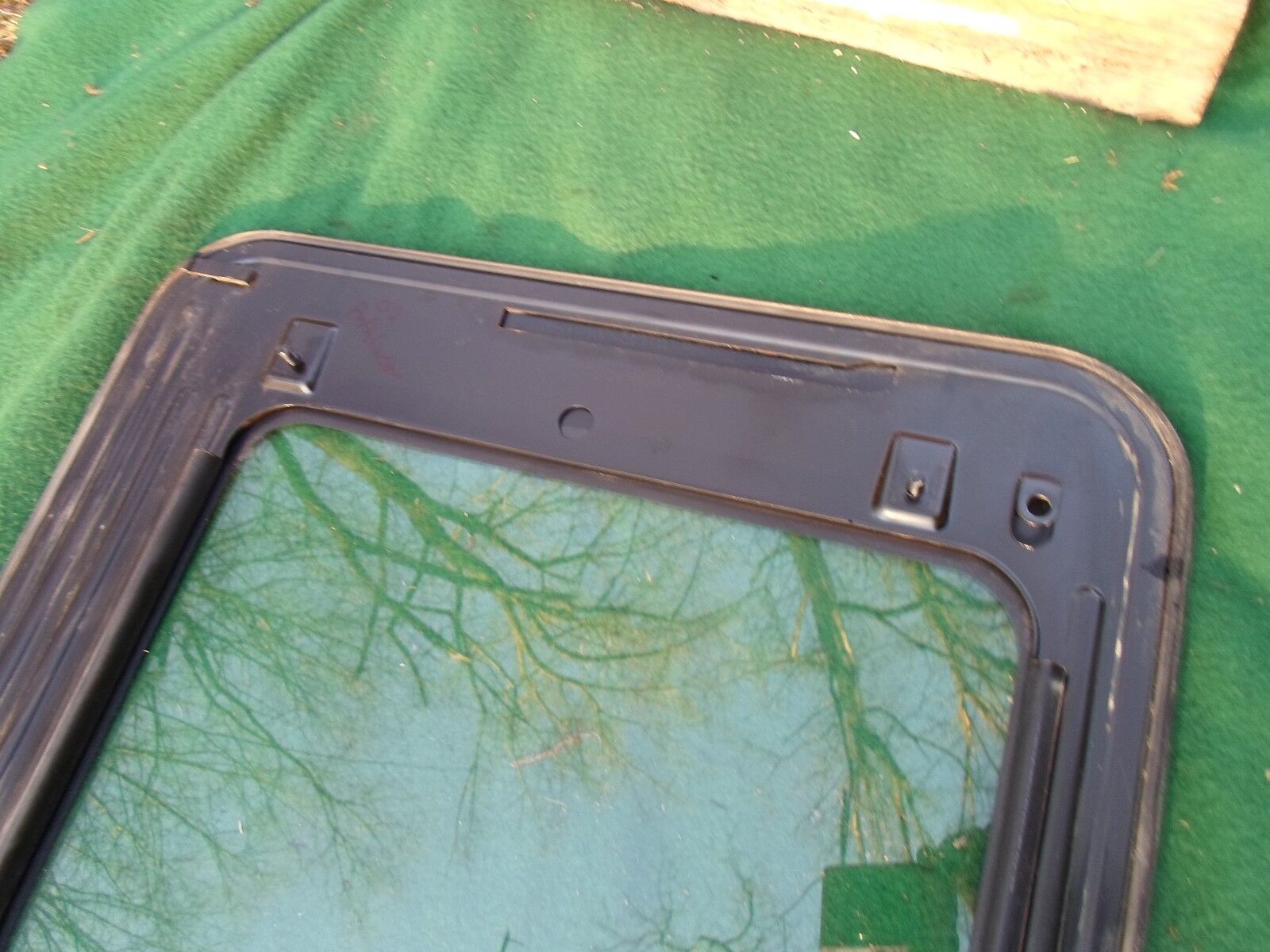 2000 INFINITI QX4 YEAR SPECIFIC OEM SUNROOF GLASS PANEL FREE SHIPPING!