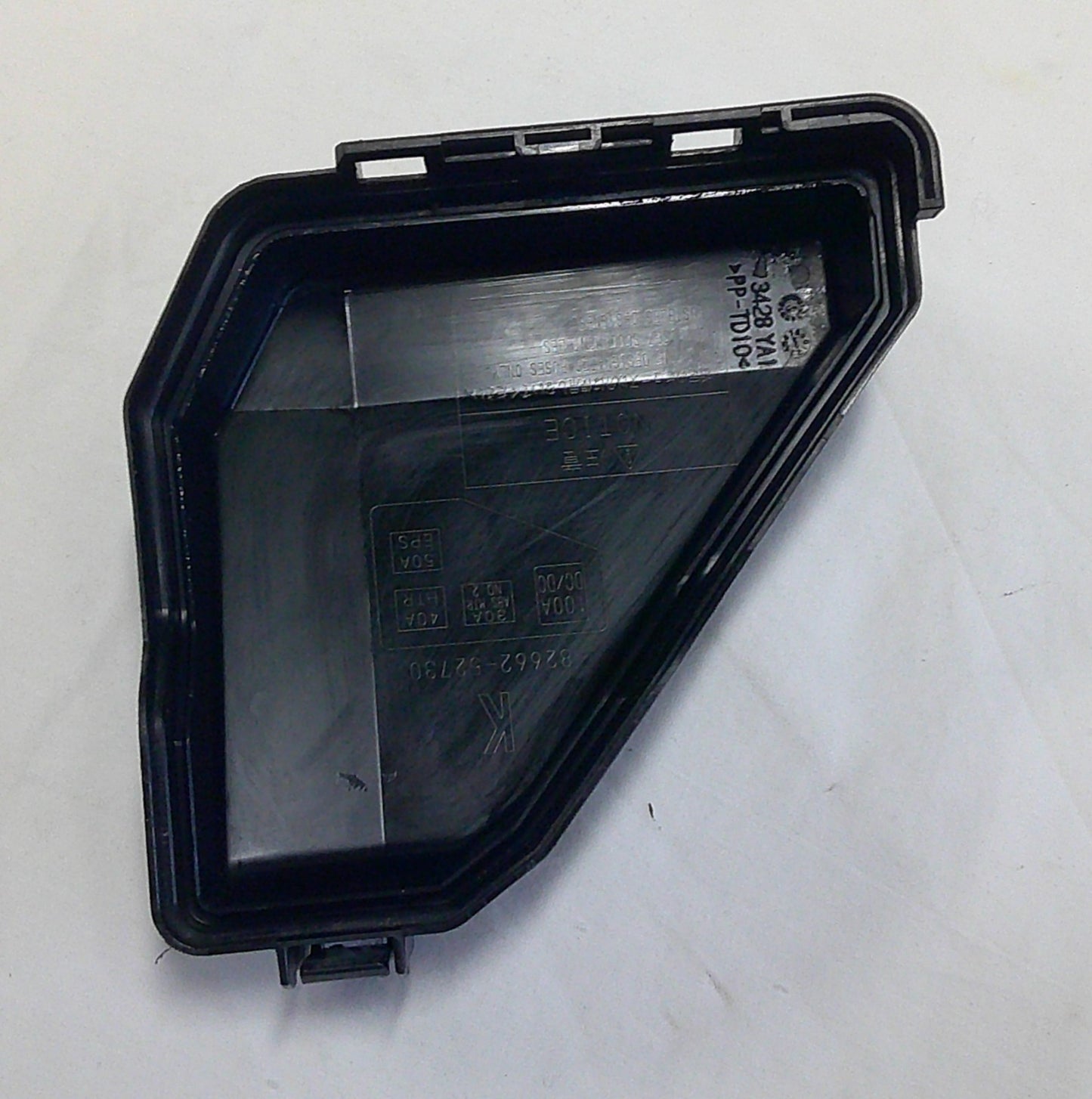 2012 - 2014 TOYOTA PRIUS C  ENGINE FUSE BOX RELAY LID COVER 82662-52730 R2