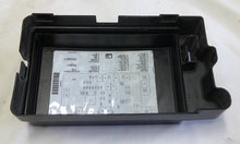 02-09 GMC ENVOY  TRAILBLAZER UNDER HOOD FUSE RELAY BOX COVER LID 15196431 OEM B6 - RarePartsFinder.Com