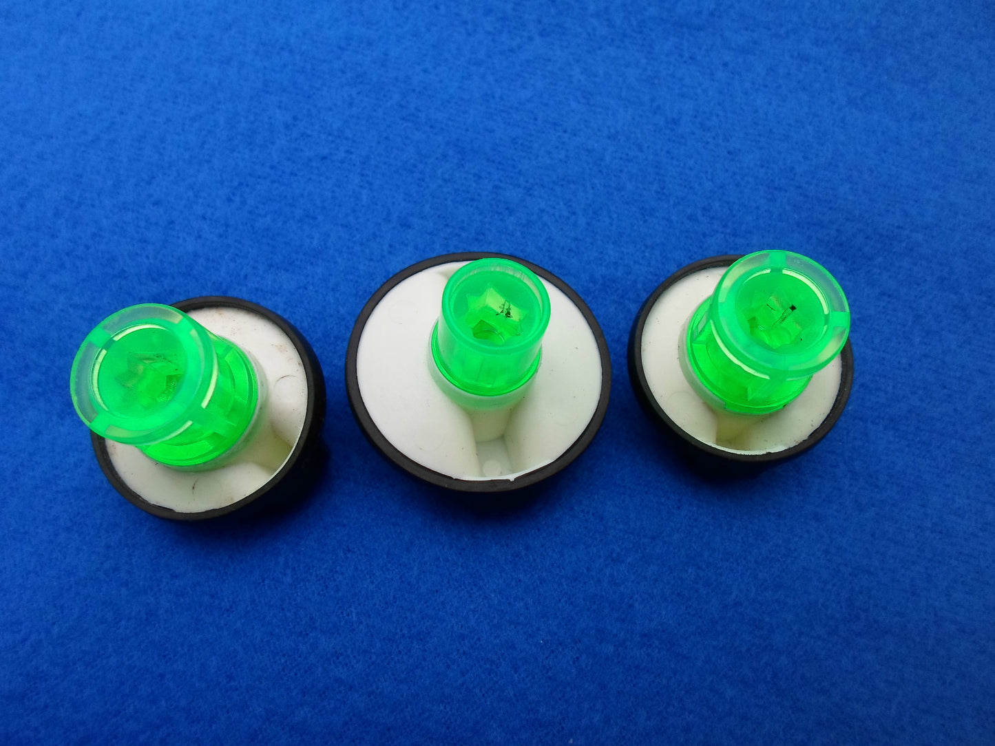 00-07 Ford Focus OEM AC Heater Climate Control Knobs Set of 3 OEM! - RarePartsFinder.Com