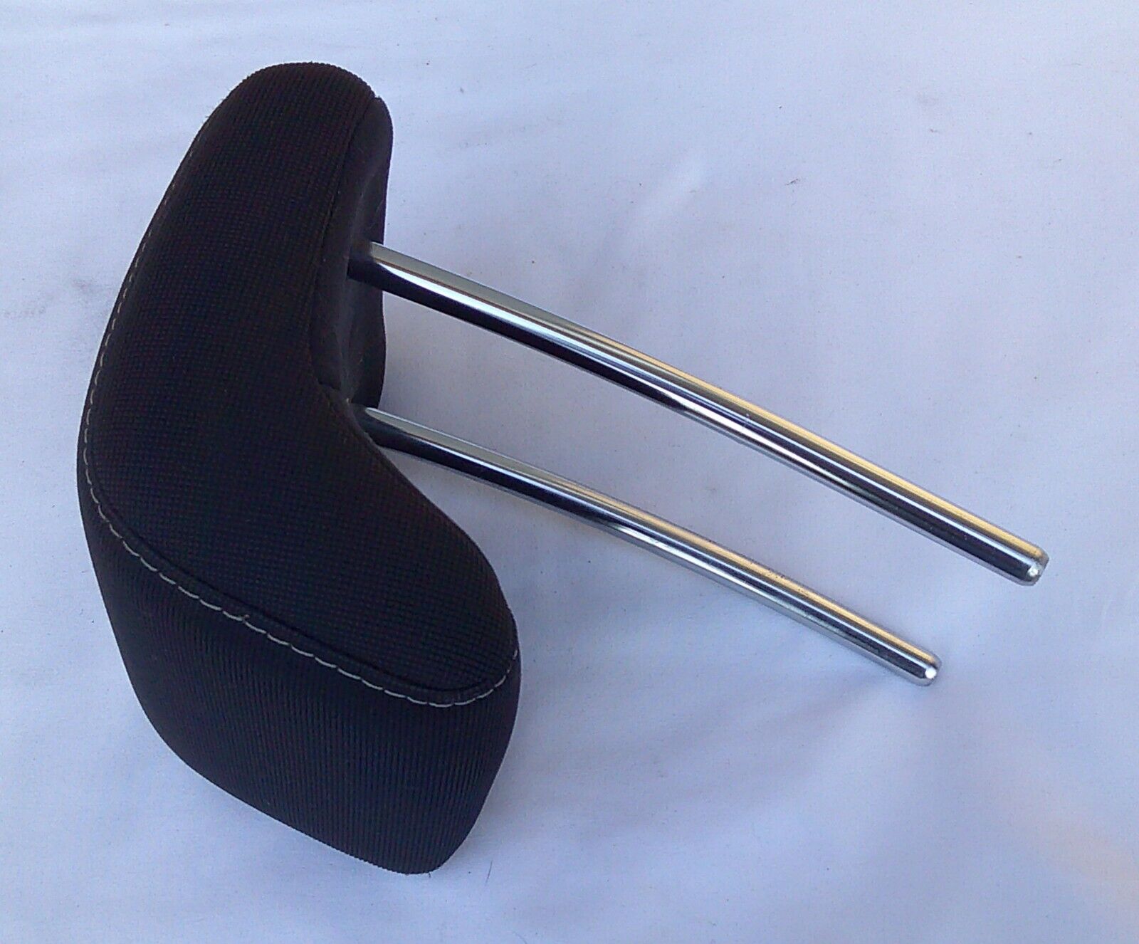 2012 - 2014 Ford Focus Rear Middle Center Headrest Head Rest OEM CV6Z58611A08EC - RarePartsFinder.Com