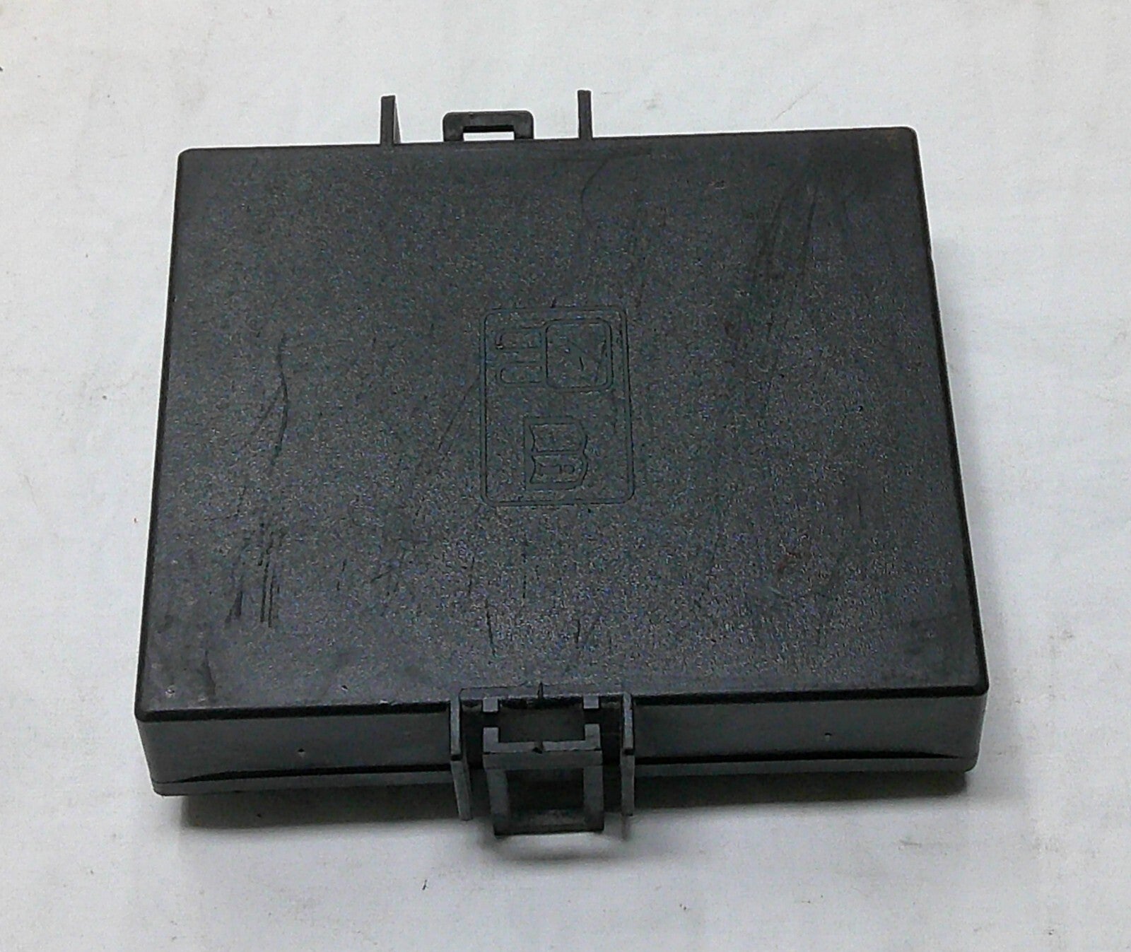 11 - 13 Ford Fiesta Fuse Relay Box Fusebox Cover Lid 6001389001  Free Ship  R1 - RarePartsFinder.Com