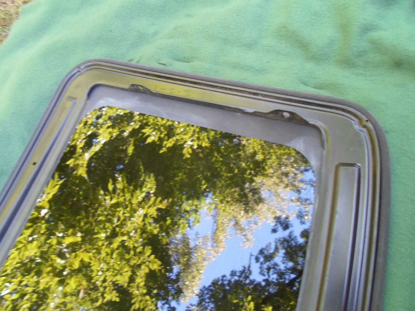 2001 CHRYSLER PT CRUISER YEAR SPECIFIC FACTORY OEM SUNROOF GLASS FREE SHIPPING! - RarePartsFinder.Com