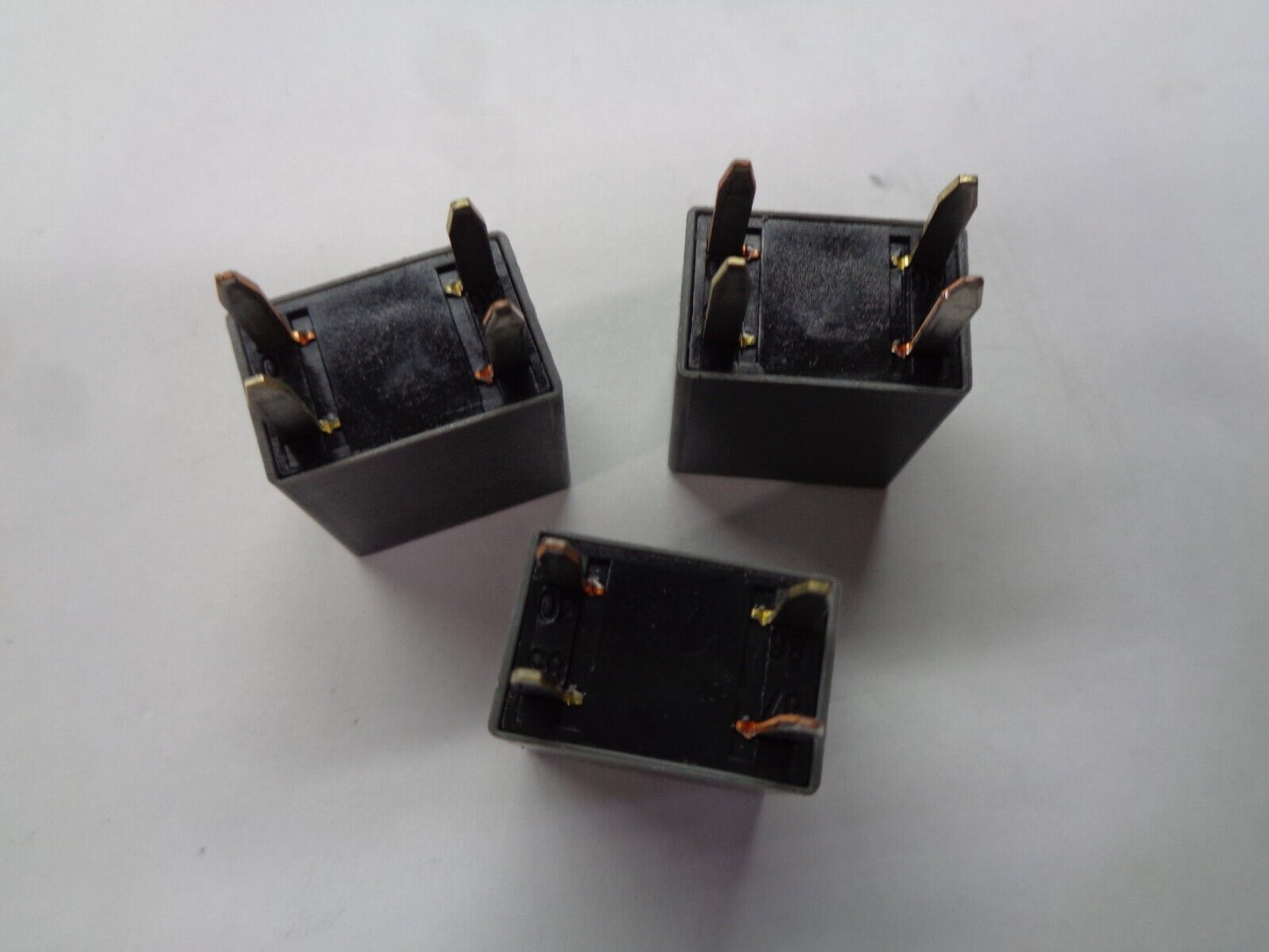 LOT OF 3 HYUNDAI  RELAY 95220-38000 TESTED 1 YEAR WARRANTY OEM FREE SHIPPING HY1 - RarePartsFinder.Com