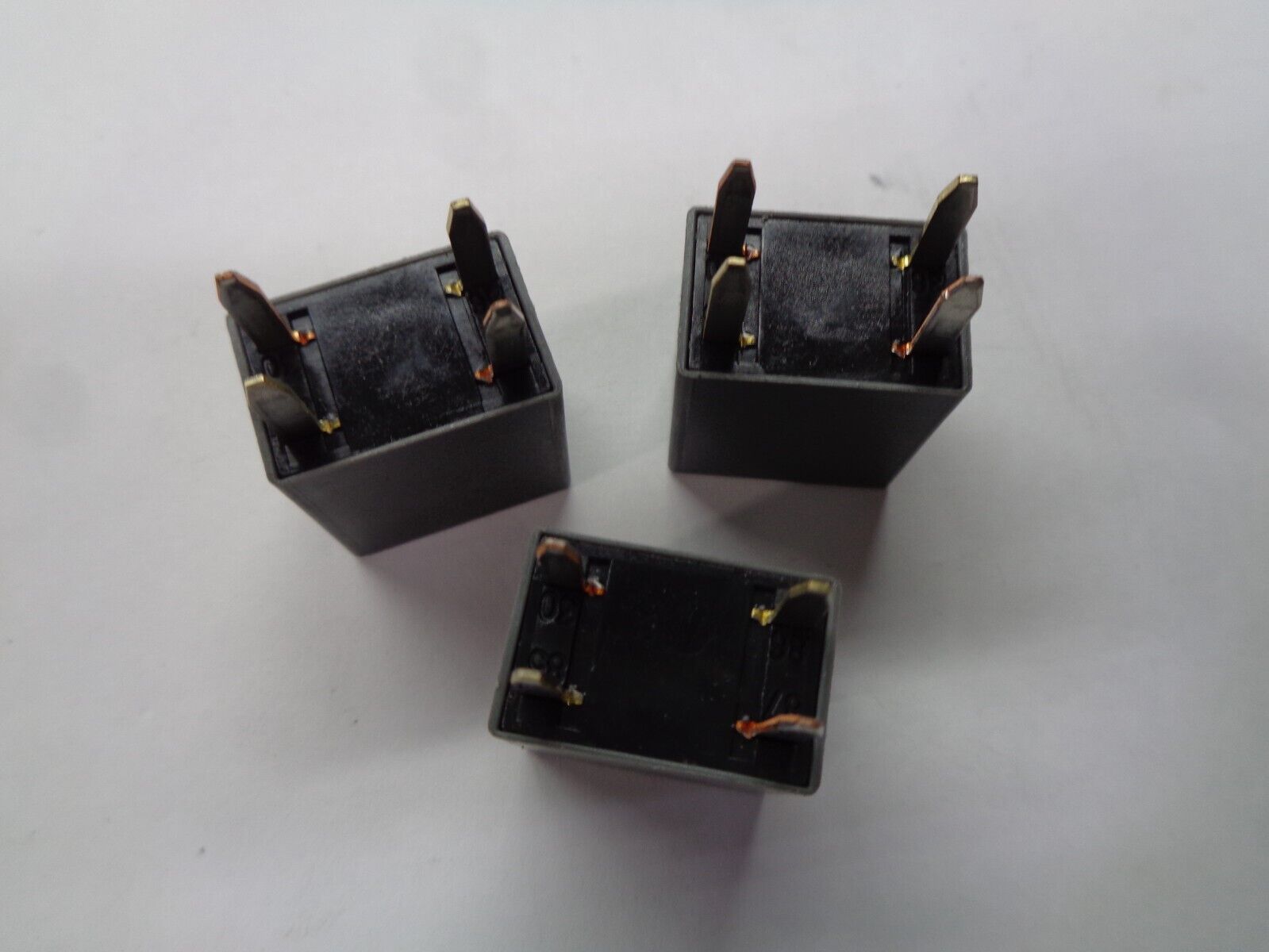 LOT OF 3 HYUNDAI  RELAY 95220-38000 TESTED 1 YEAR WARRANTY OEM FREE SHIPPING HY1 - RarePartsFinder.Com