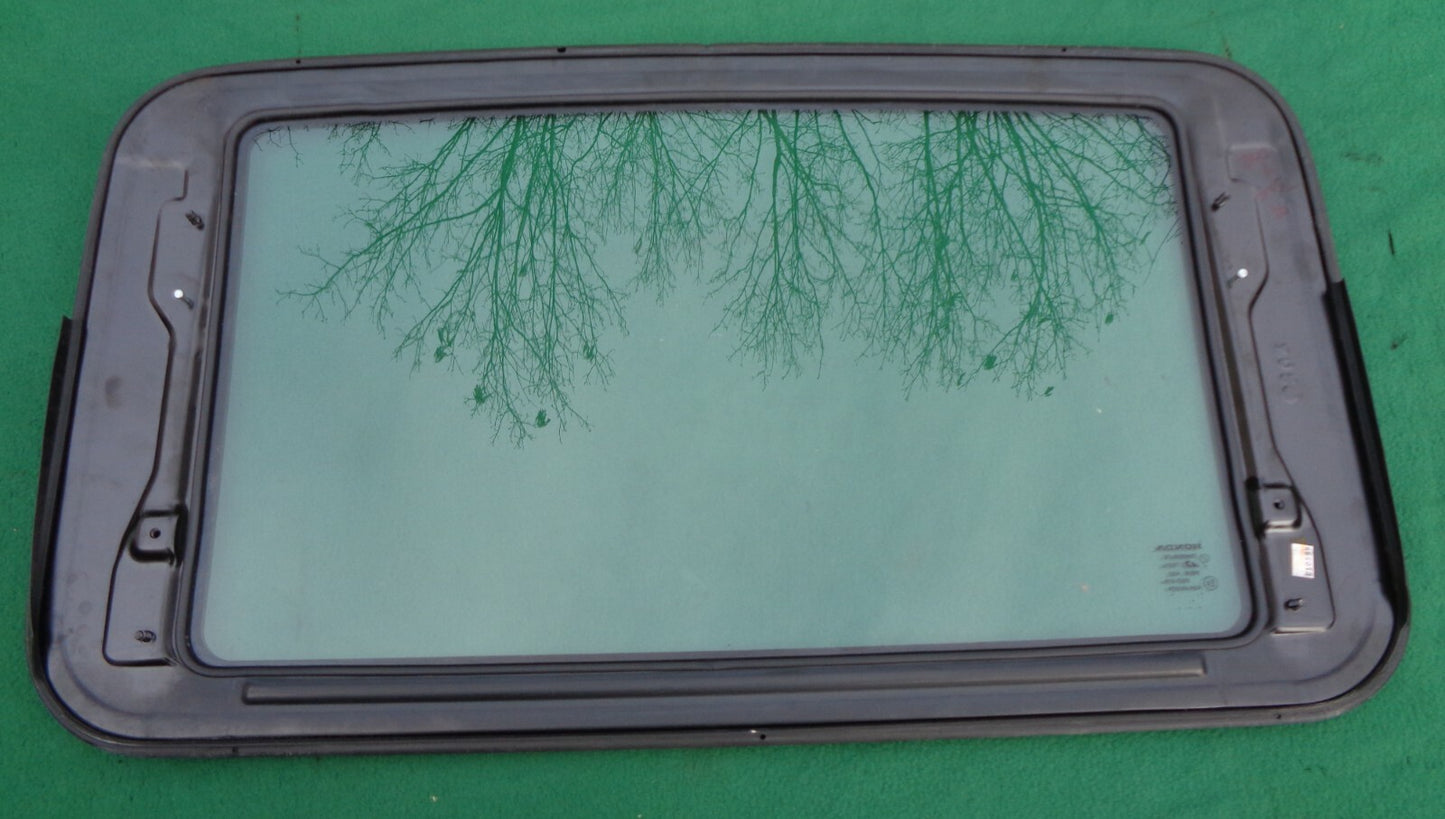 1999 HONDA CIVIC 4 DOOR OEM YEAR SPECIFIC SUNROOF GLASS NO ACCIDENT FREE SHIP