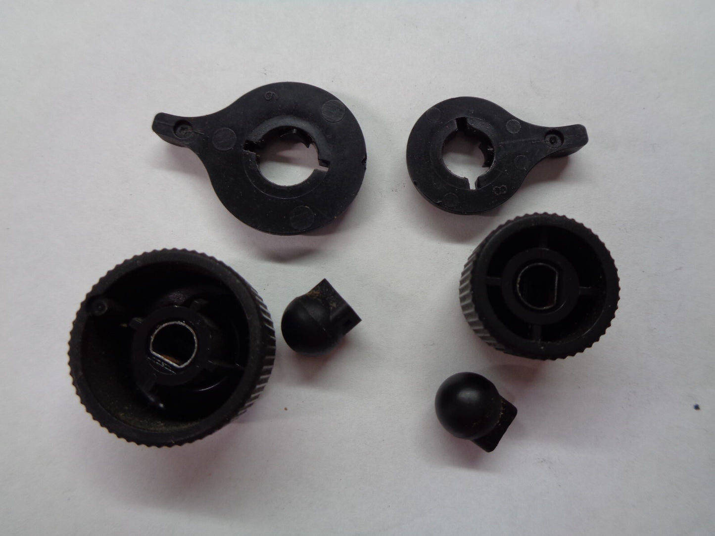 PLYMOUTH VOYAGER DODGE CARAVAN RADIO STEREO TUNER SELECTOR CONTROL KNOB SET OEM - RarePartsFinder.Com