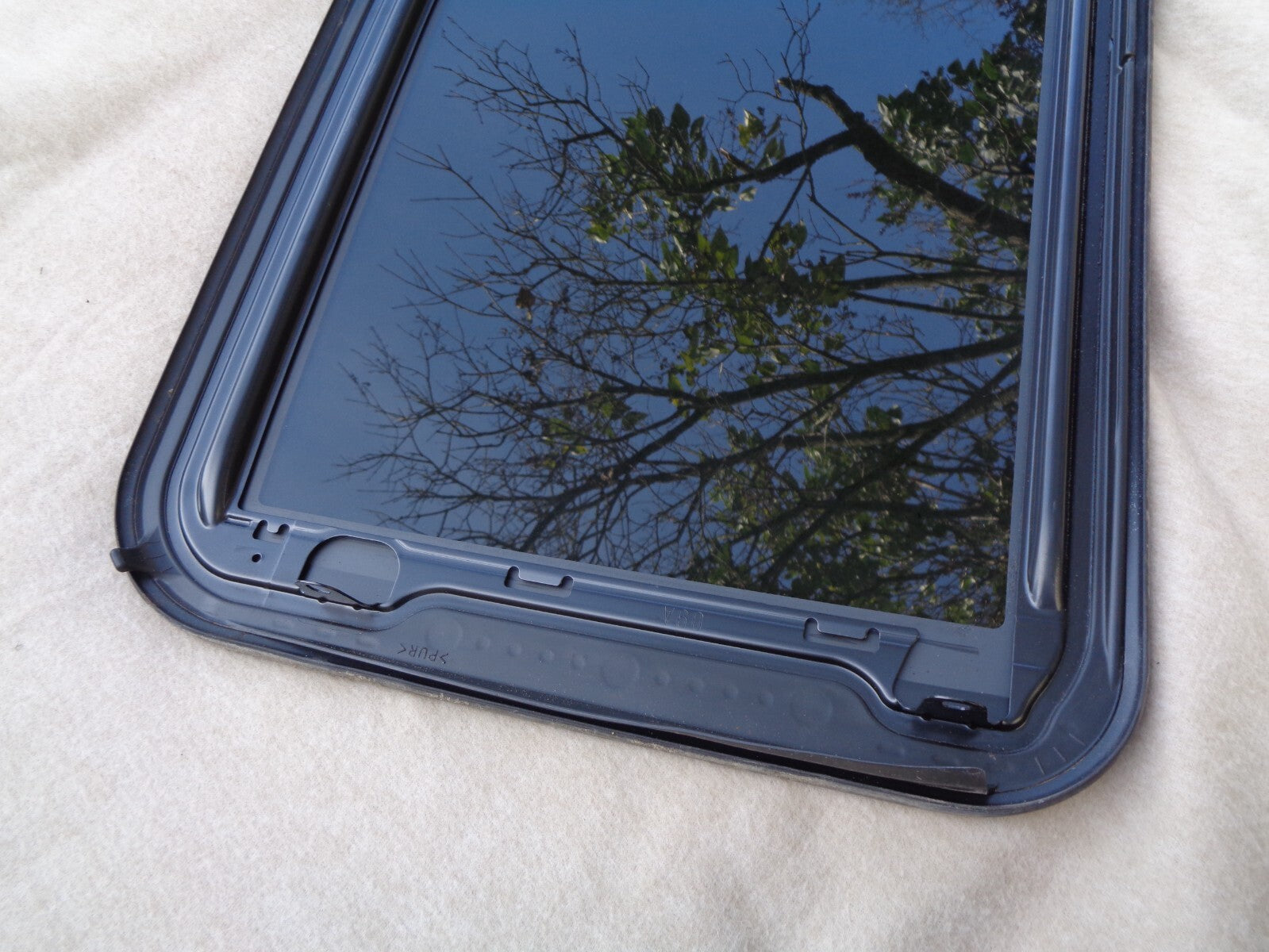 2012 - 2019 TOYOTA PRIUS C OEM FACTORY SUNROOF GLASS NO ACCIDENT FREE SHIPPING! - RarePartsFinder.Com