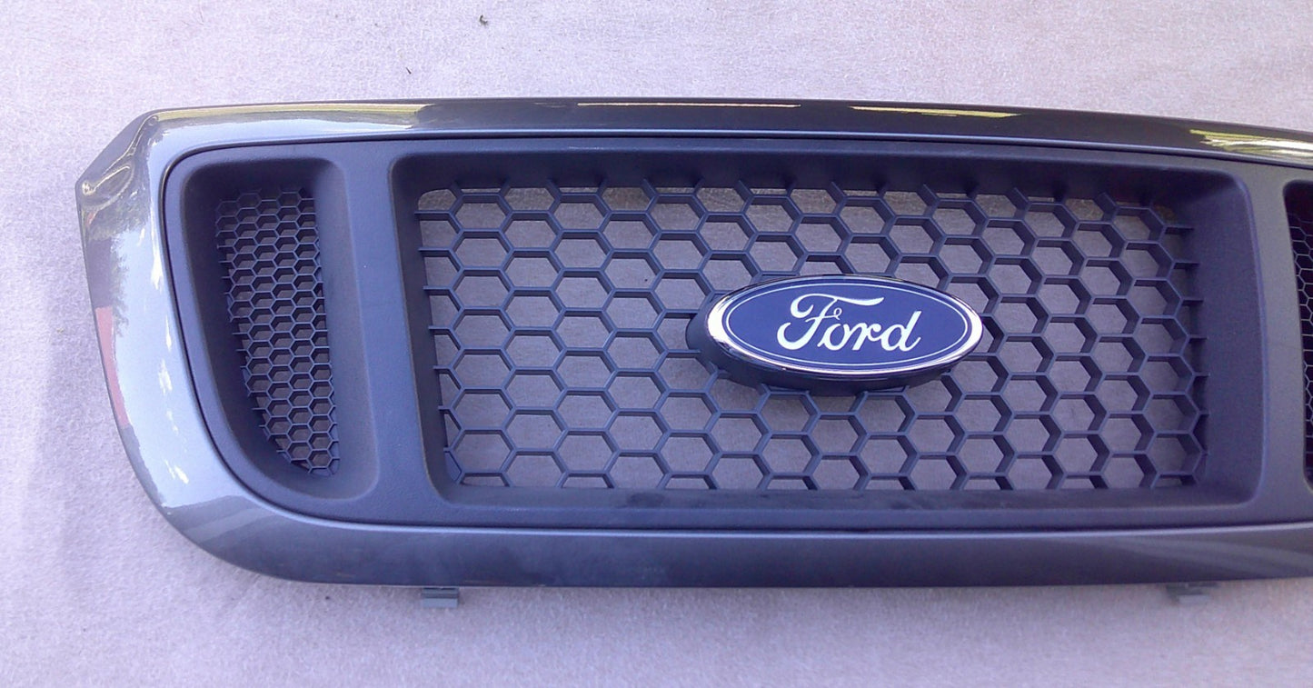 NEW NEVER USED NOS 2004 2005 Ford Ranger OEM Grill  4L5Z-8200-EAA M3