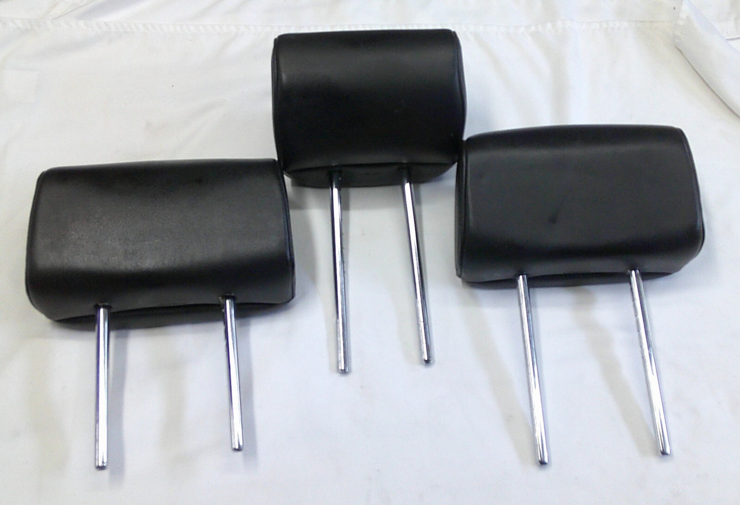 05 - 12 NISSAN ARMADA OEM BLACK LEATHER REAR 2nd ROW HEADREST SET FREE SHIPPING!