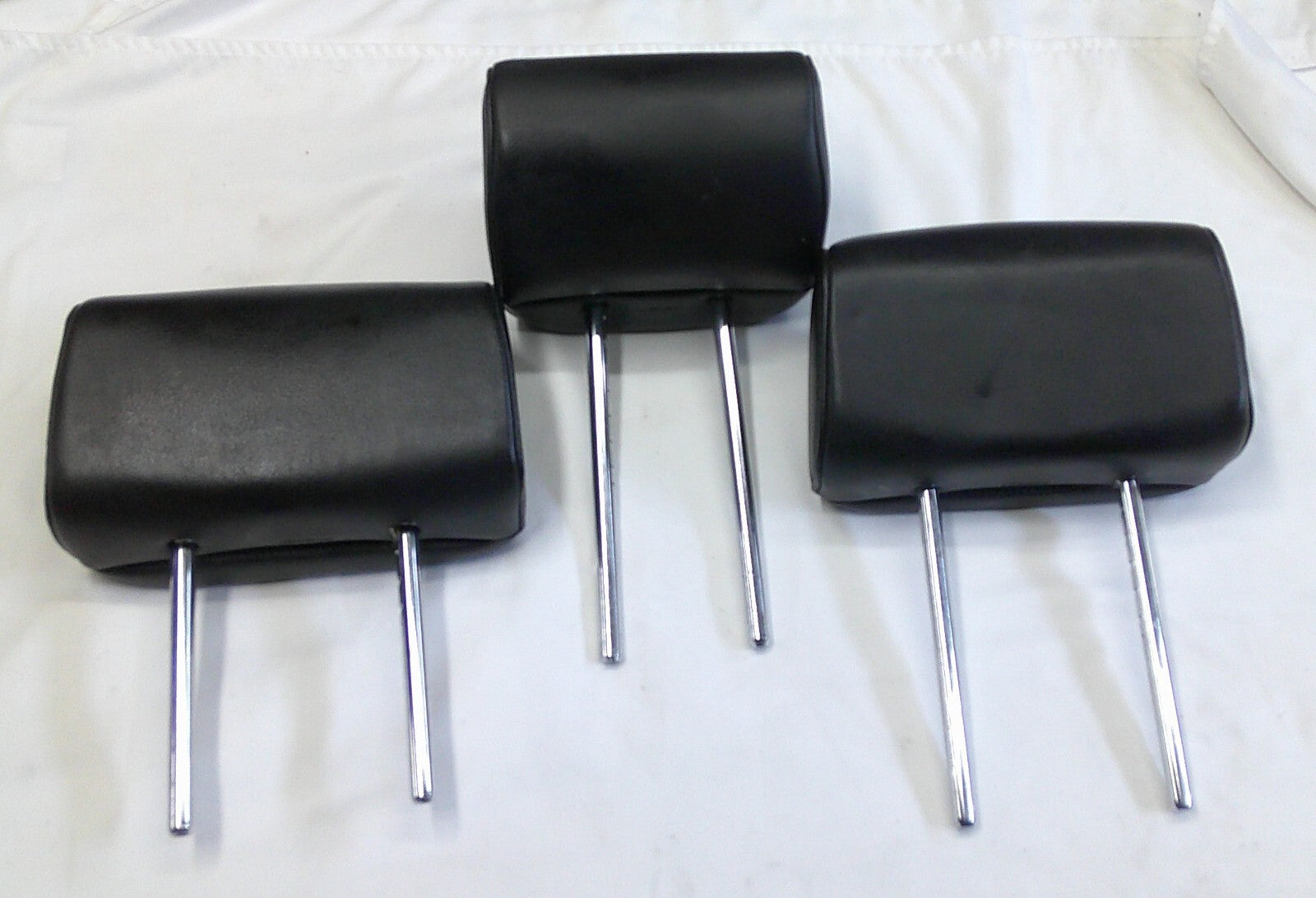 05 - 12 NISSAN ARMADA OEM BLACK LEATHER REAR 2nd ROW HEADREST SET FREE SHIPPING!
