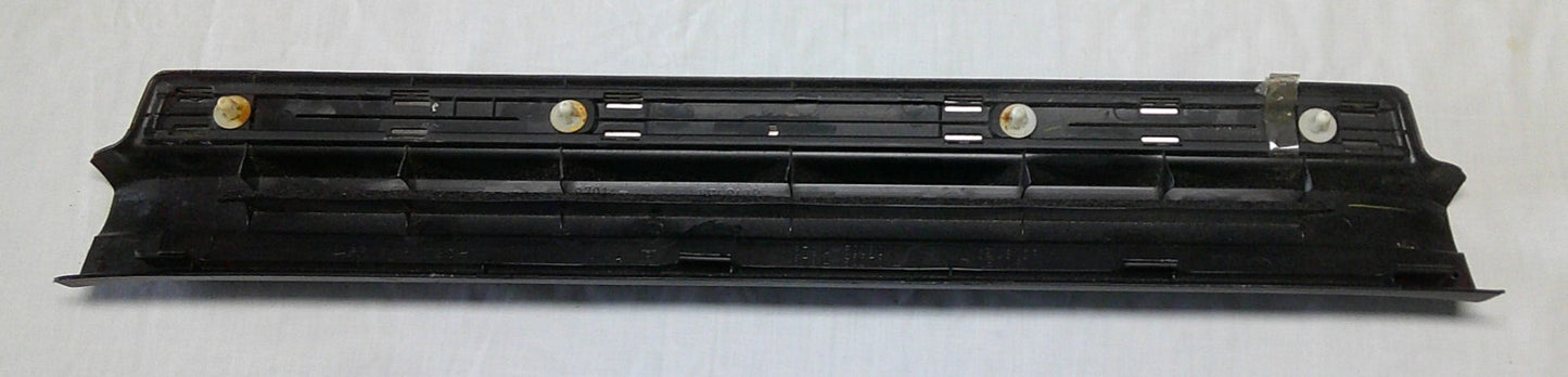 04 - 06 Lexus LS430 OEM Driver Side Front Sill Cover Trim 67914-50070-B1  M3