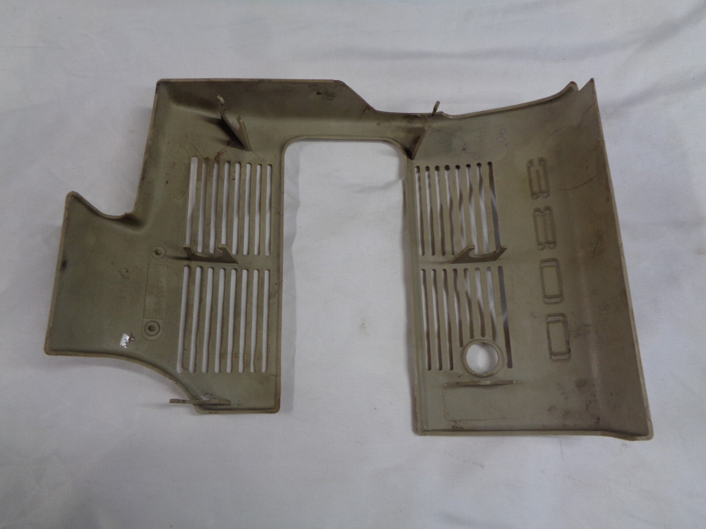 BUICK REATTA COUPE OLDSMOBILE TORNADO 3800 ENGINE COVER OEM  A1