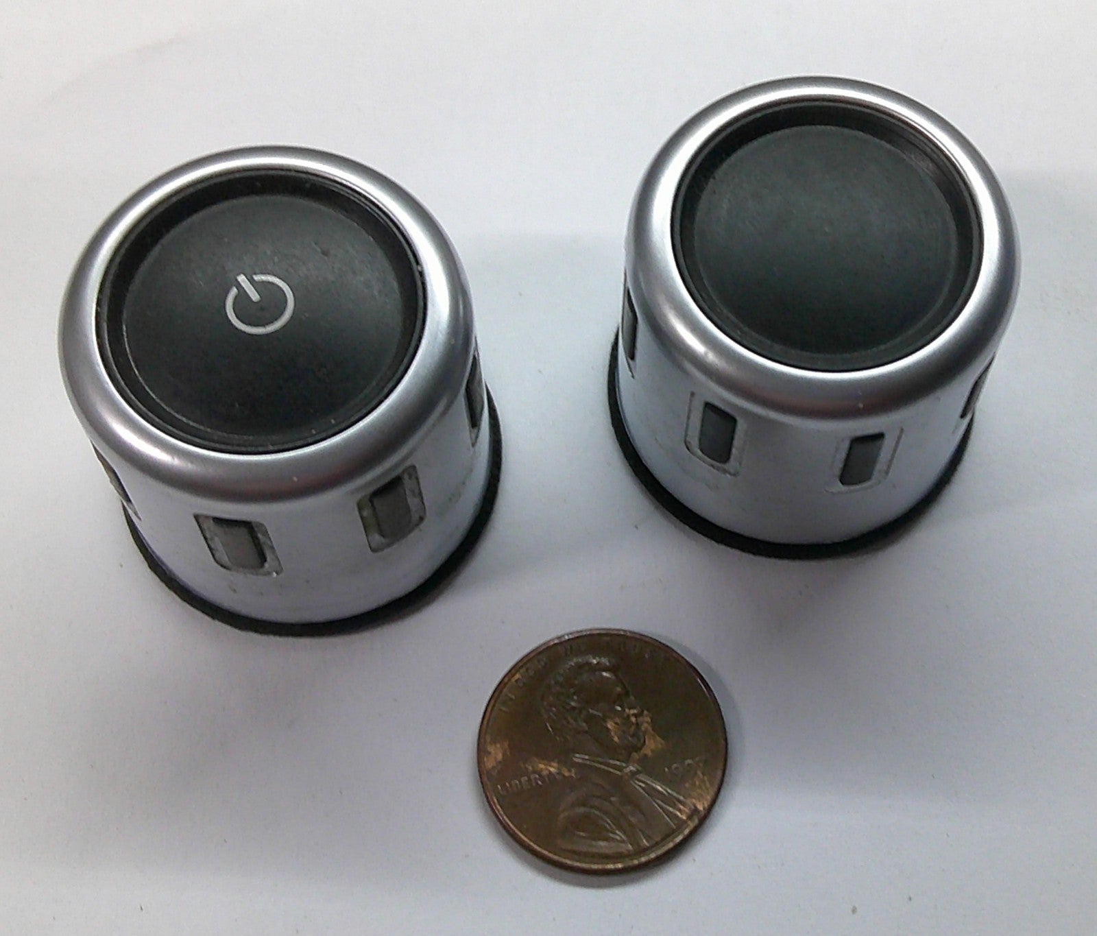 2008 2009 VOLKSWAGON TOUAREG RADIO STEREO TUNER CONTROL KNOB SET OEM - RarePartsFinder.Com