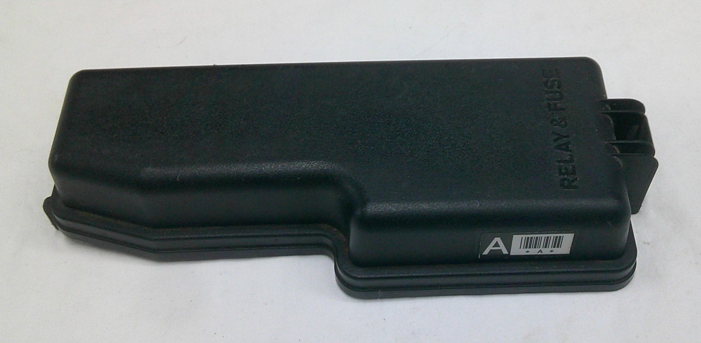 2001 - 2003 Toyota Sequoia Fuse Junction Cover Block 82661-0C050 82661-0C060 B1