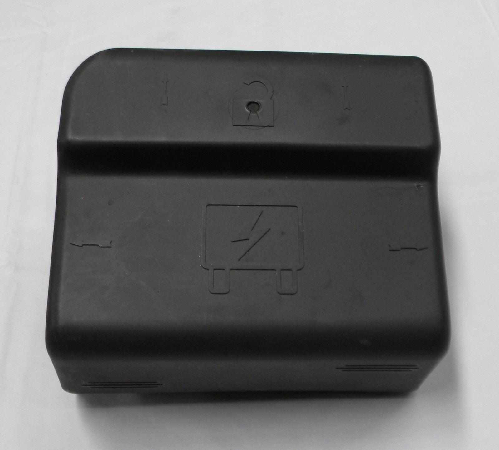 02 - 09 Chevy Trailblazer Under Rear Seat Fuse Box Housing Cover 15098340 OEM B5