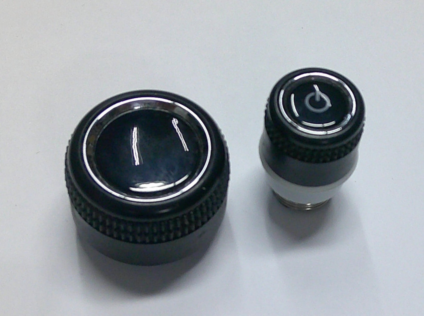2008 - 2012 AUDI  A5 RADIO STEREO TUNER CONTROL KNOB SET OEM 8T0 919 611