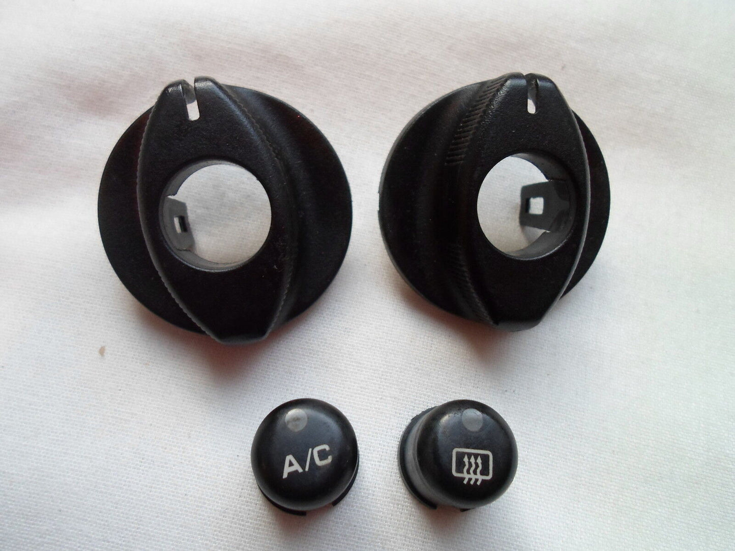1995 - 2000 CIRRUS BREREZE STRATUS CLIMATE CONTROL KNOB SET OEM FREE SHIPPING! - RarePartsFinder.Com