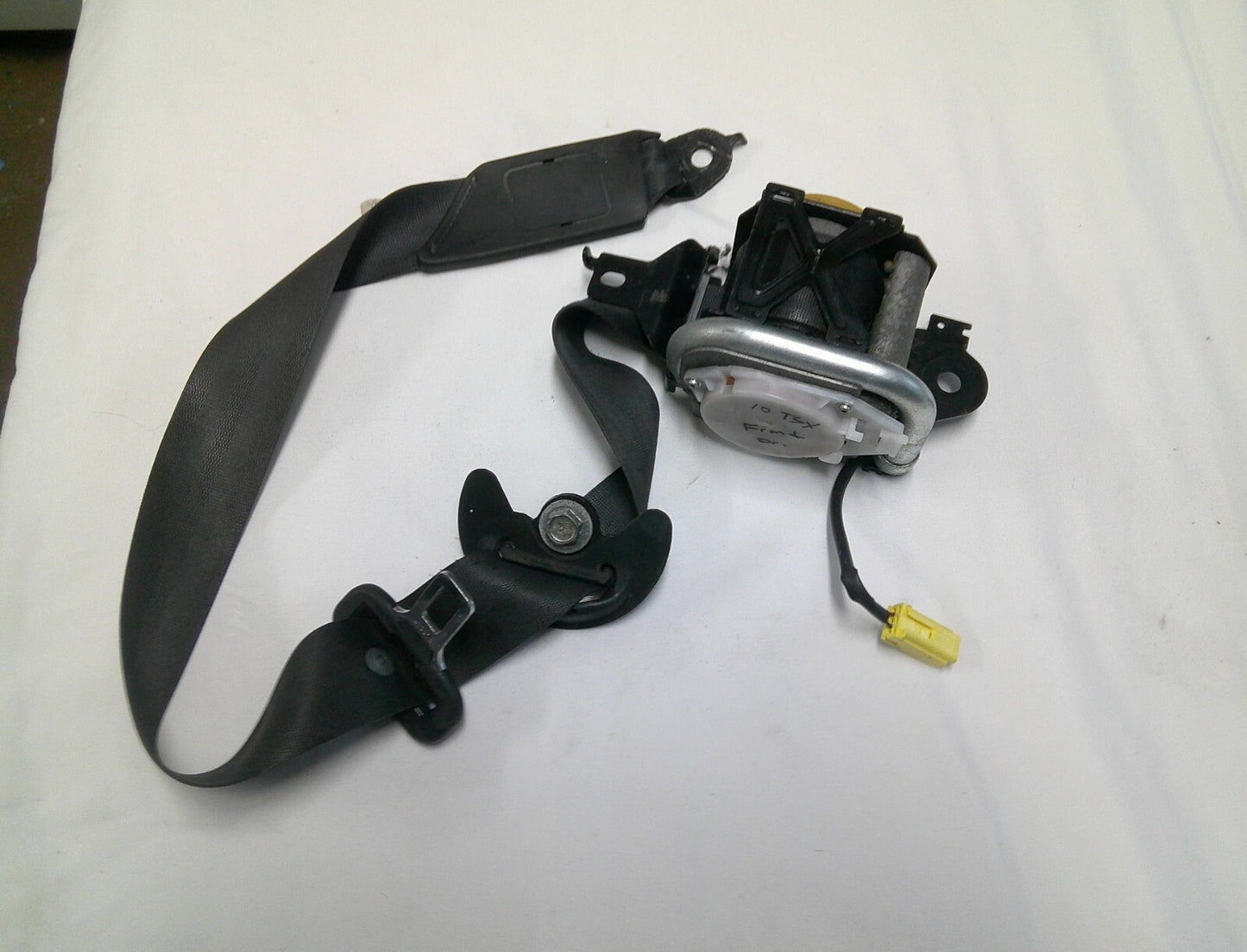 09 - 10 Acura TSX Sedan Front Left Driver Seat Belt Black OEM 04818-TL2-A00ZA