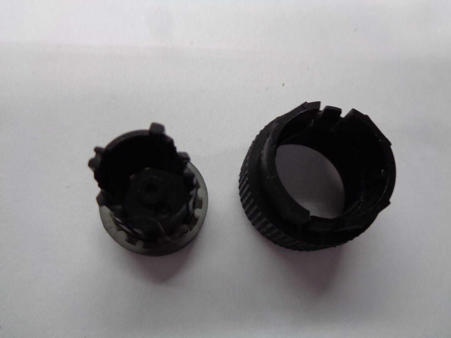 2006 2007 SAAB 9-3 93  TUNER RADIO KNOB SET OEM FACTORY FREE SHIPPING! - RarePartsFinder.Com
