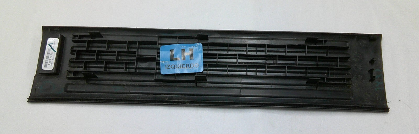 14 19 SILVERADO SIERRA REAR LH OEM DOOR SILL COVER TRIM 22817375 FREE SHIP B2 - RarePartsFinder.Com