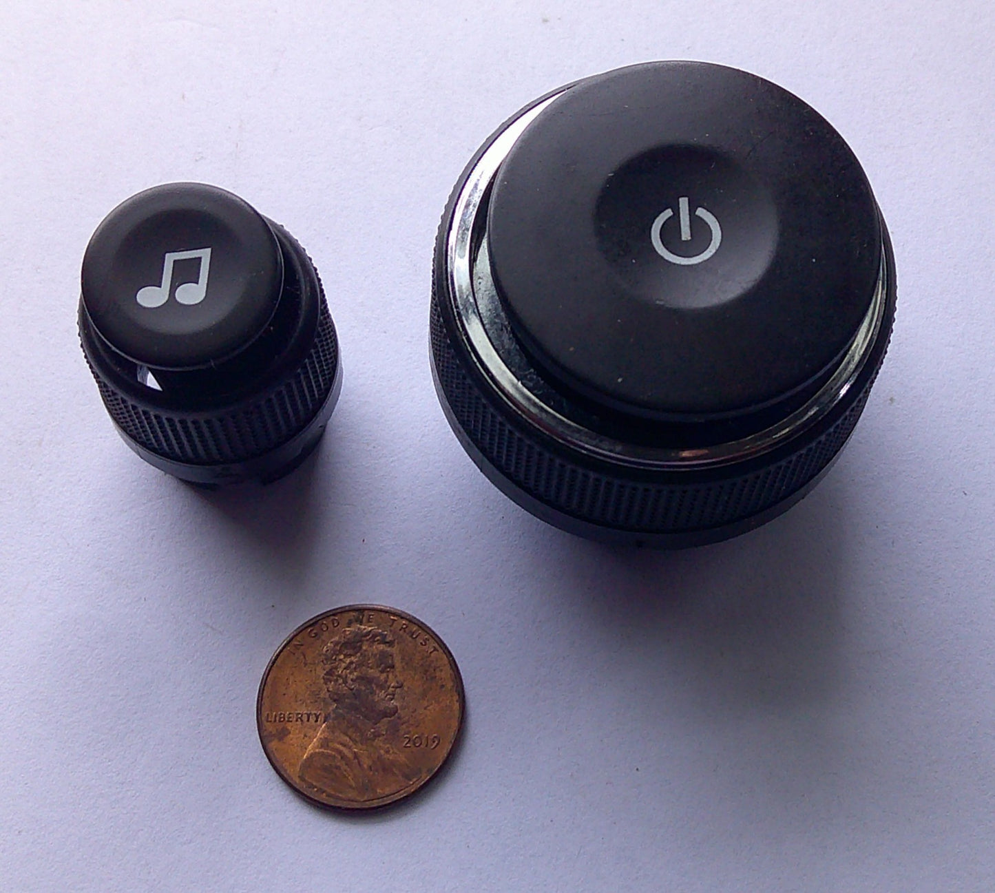 2010 - 2012 GMC ACADIA  RADIO STEREO CONTROL KNOB SET OEM