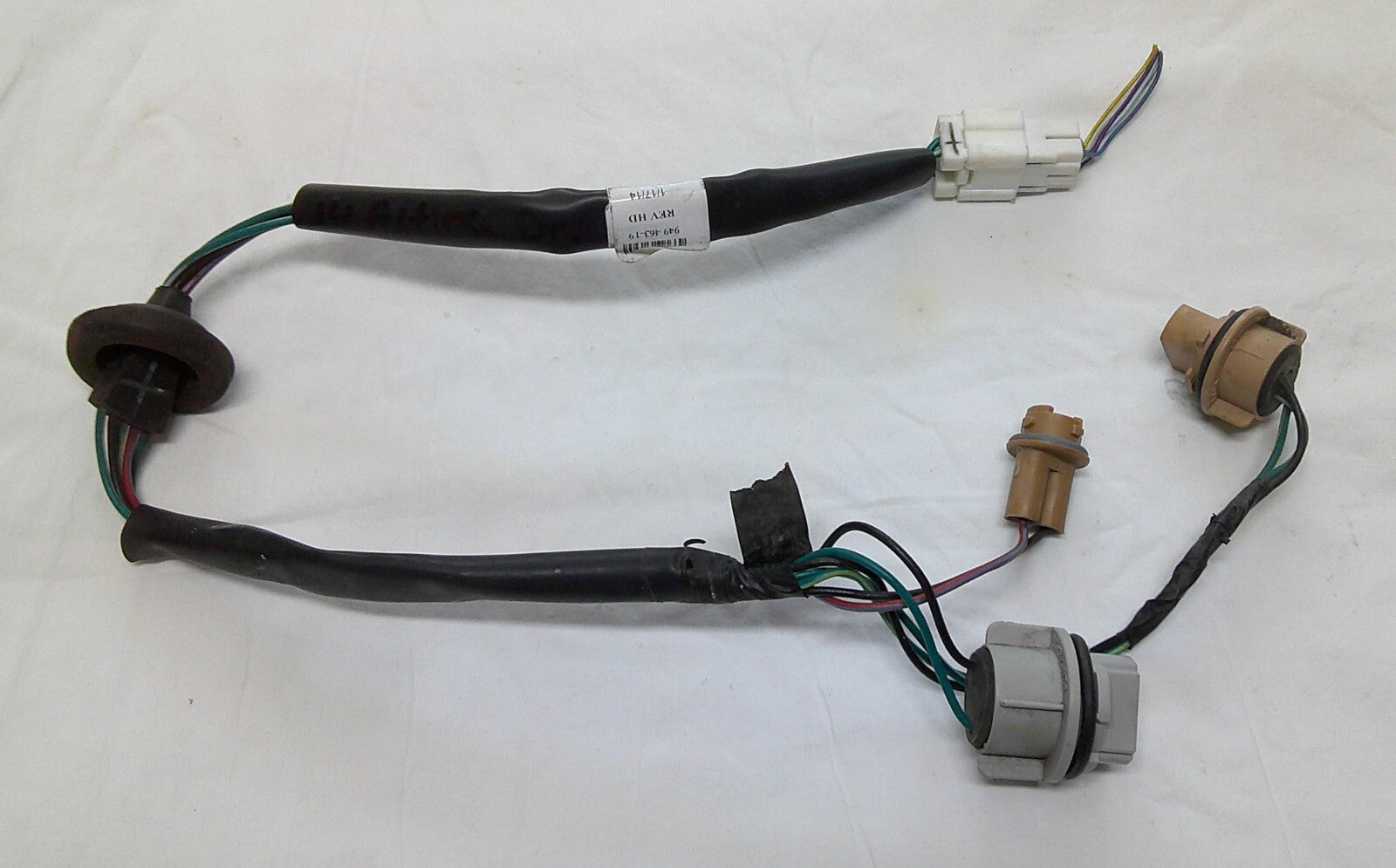14 - 15 Hyundai Elantra Socket Rear Taillight Brake Plug Pigtail 92470-3X230 A10 - RarePartsFinder.Com