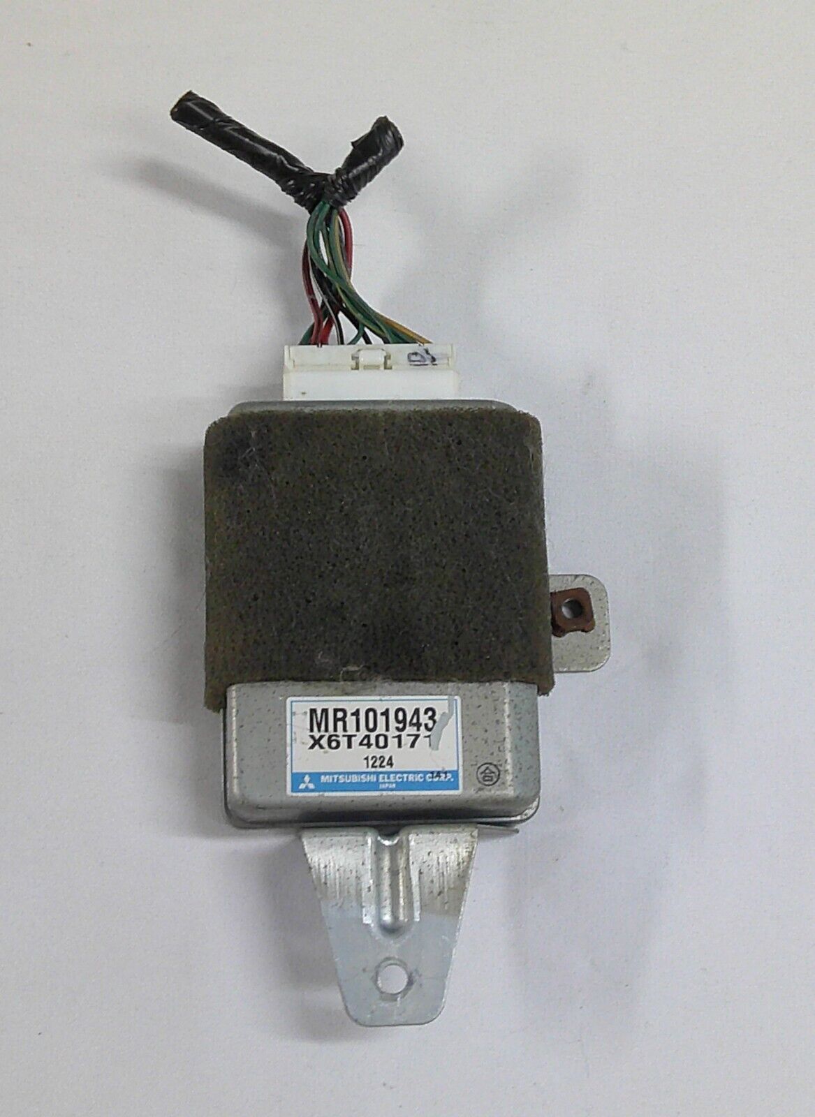97 - 04 Mitsubishi Diamante Sunroof Relay Sliding Sunroof Module MR101943 SCU2 - RarePartsFinder.Com