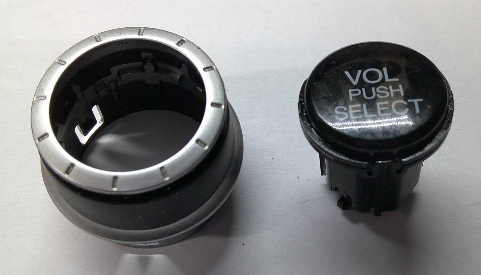 2012 HONDA CRV STEREO RADIO TUNER KNOB SET OEM - RarePartsFinder.Com