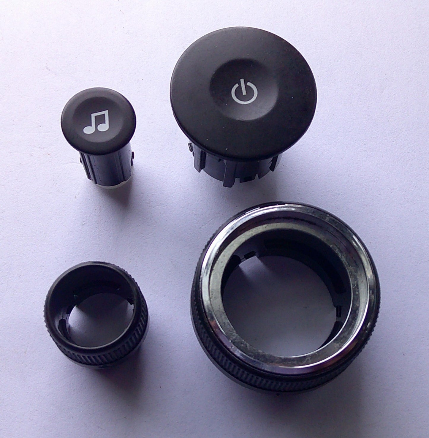 2010 - 2012 GMC ACADIA  RADIO STEREO CONTROL KNOB SET OEM - RarePartsFinder.Com