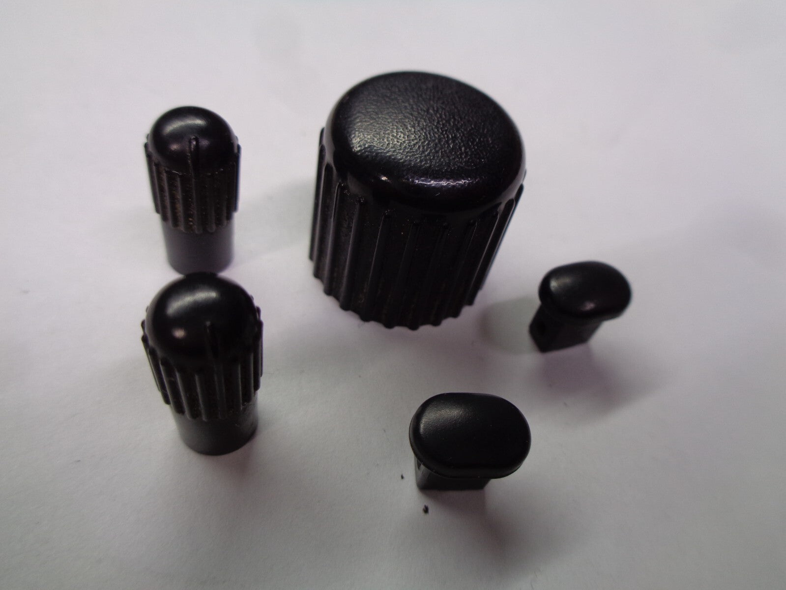 02 03 DODGE RAM PICKUP RADIO STEREO TUNER SELECTOR KNOB OEM SET FREE SHIPPING - RarePartsFinder.Com