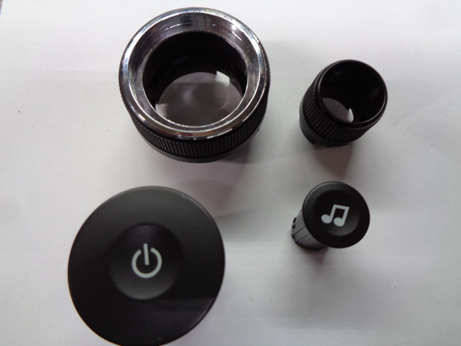 2009 CHEVY COBALT  RADIO STEREO CONTROL KNOB SET OEM FREE SHIPPING! - RarePartsFinder.Com