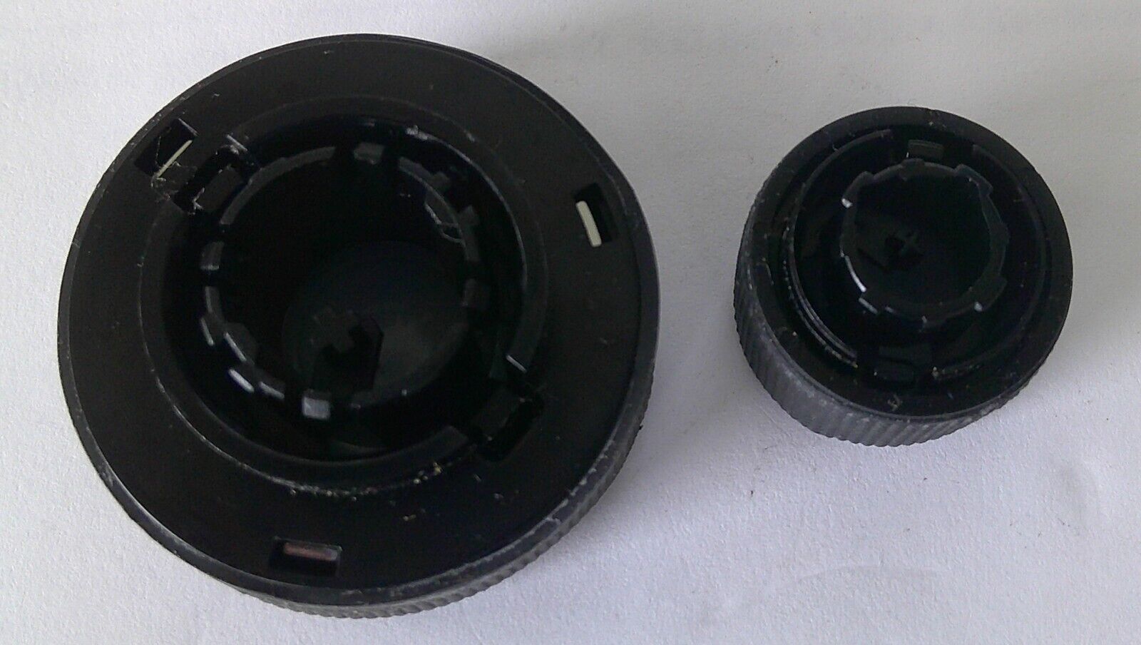 2008 - 2012 CHEVROLET MALIBU RADIO STEREO TUNER CONTROL KNOB SET OEM - RarePartsFinder.Com