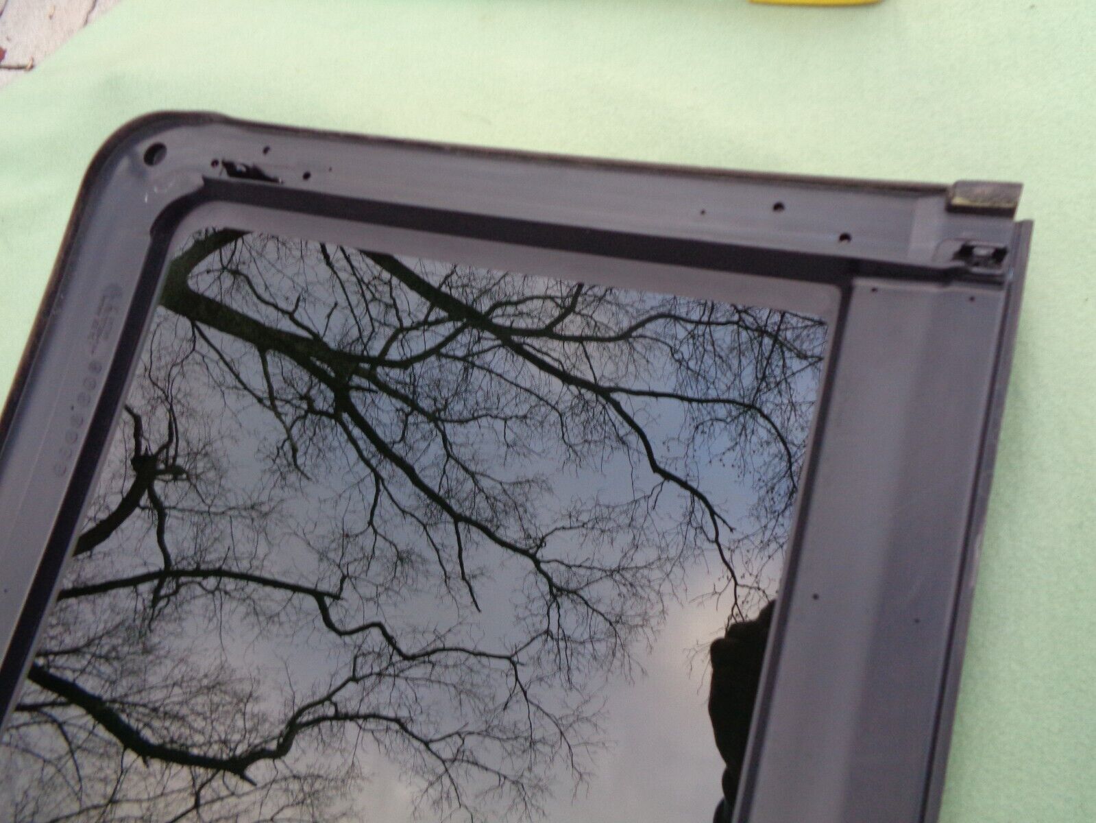 2008 SATURN ASTRA HATCHBACK FRONT SUNROOF GLASS PANEL OEM  FACTORY FREE SHIPPING - RarePartsFinder.Com