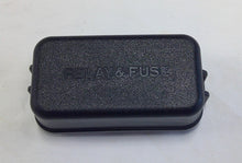 2001 - 2007 TOYOTA HIGHLANDER ENGINE FUSE BOX RELAY LID COVER R2