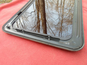 2000 YEAR SPECIFIC CHEVROLET IMPALA OEM FACTORY SUNROOF GLASS FREE SHIPPING
