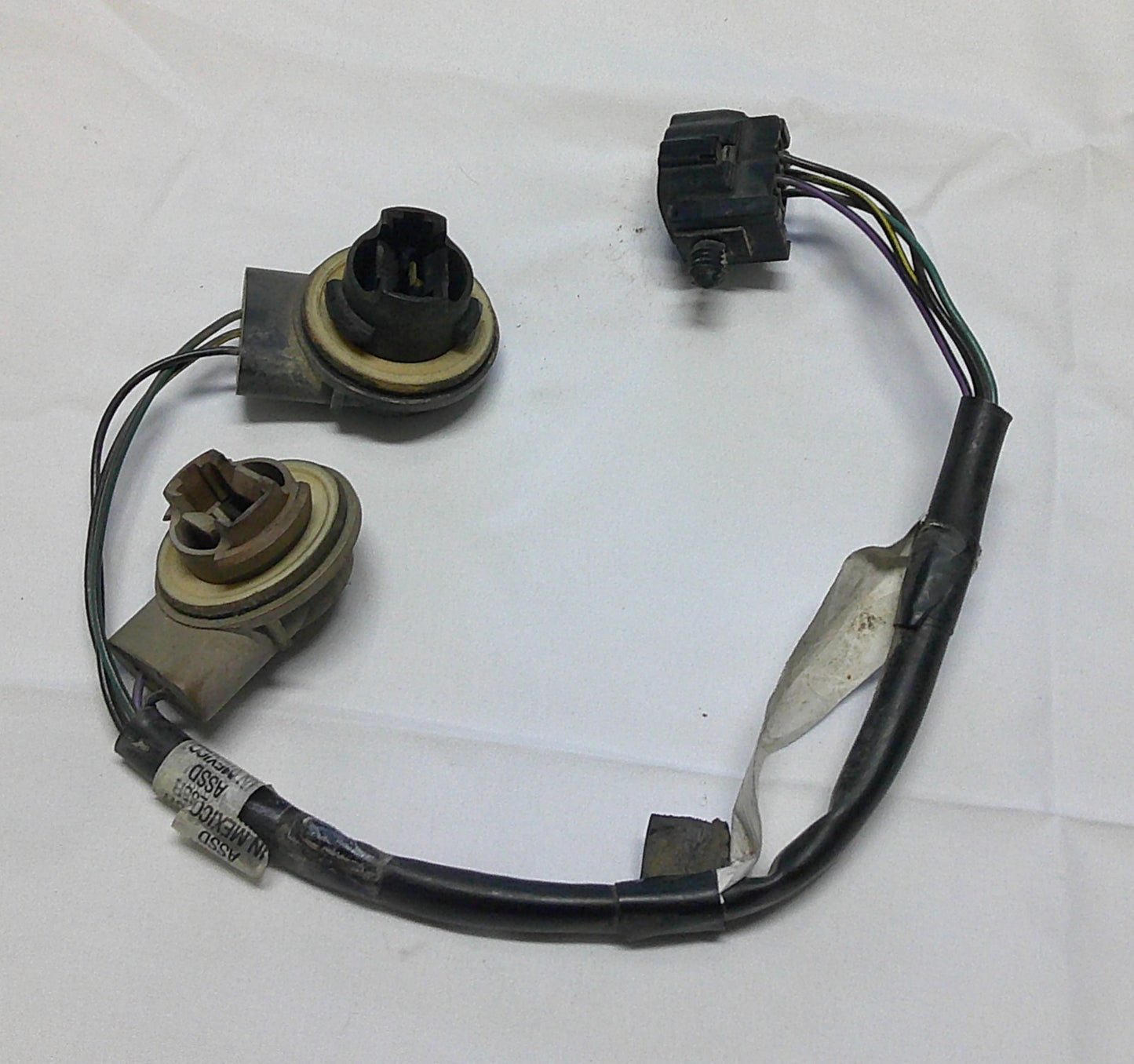 1994 - 1996 Dodge Ram Socket Rear Taillight Brake Plug Pigtail 56020077  A10 - RarePartsFinder.Com