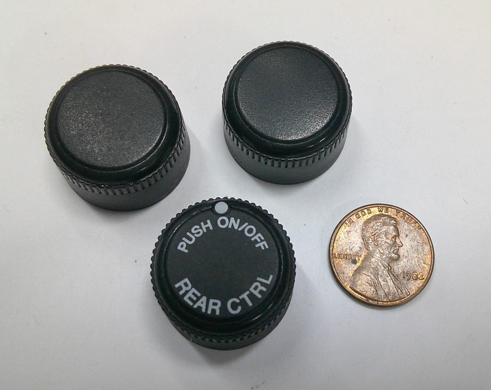 2005 - 2010 HONDA ODYSSEY STEREO RADIO TUNER NAVIGATION KNOB SET FREE SHIPPING! - RarePartsFinder.Com