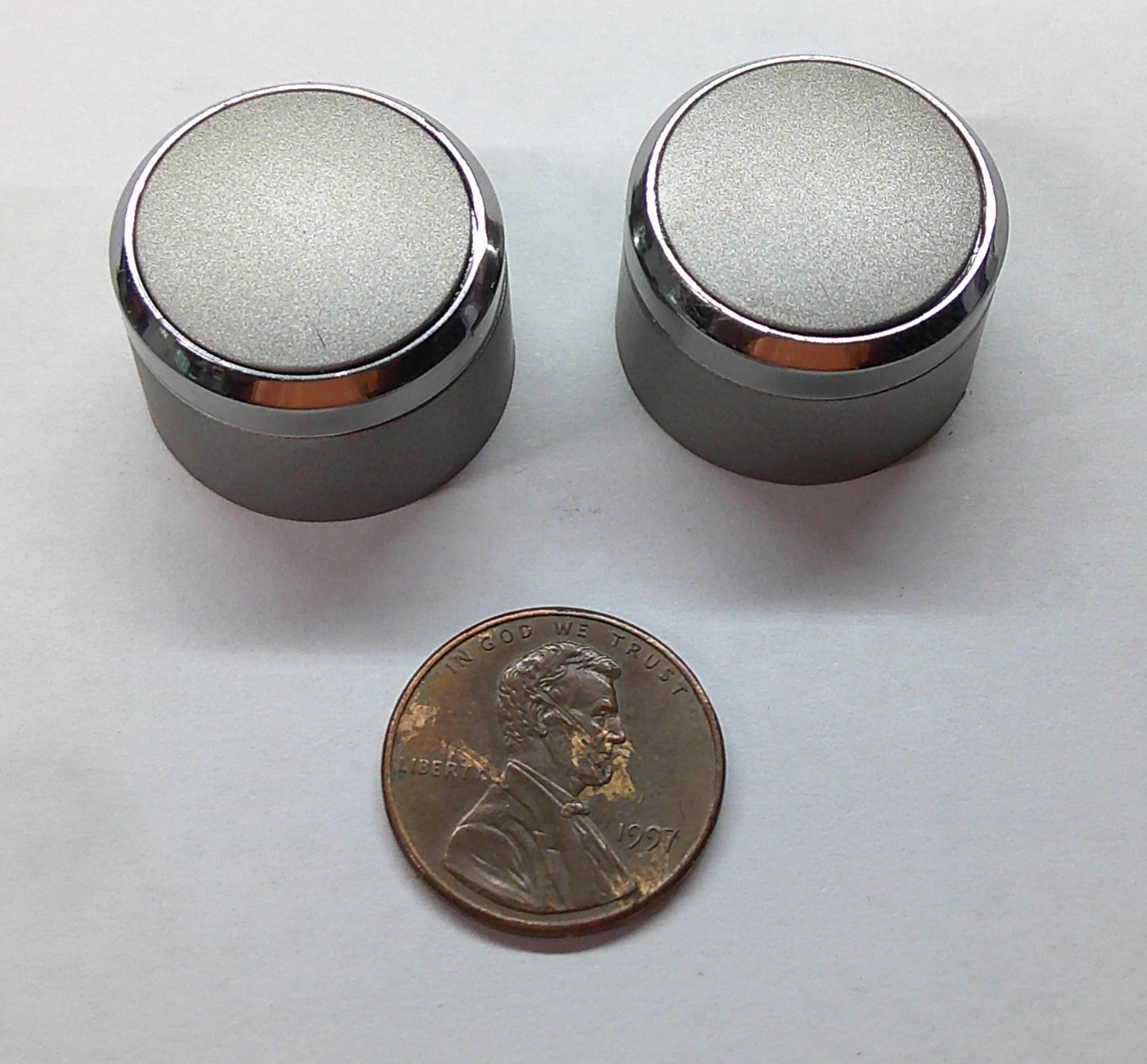 2005 - 2007 TOYOTA AVALON RADIO STEREO TUNER KNOB SET OEM - RarePartsFinder.Com