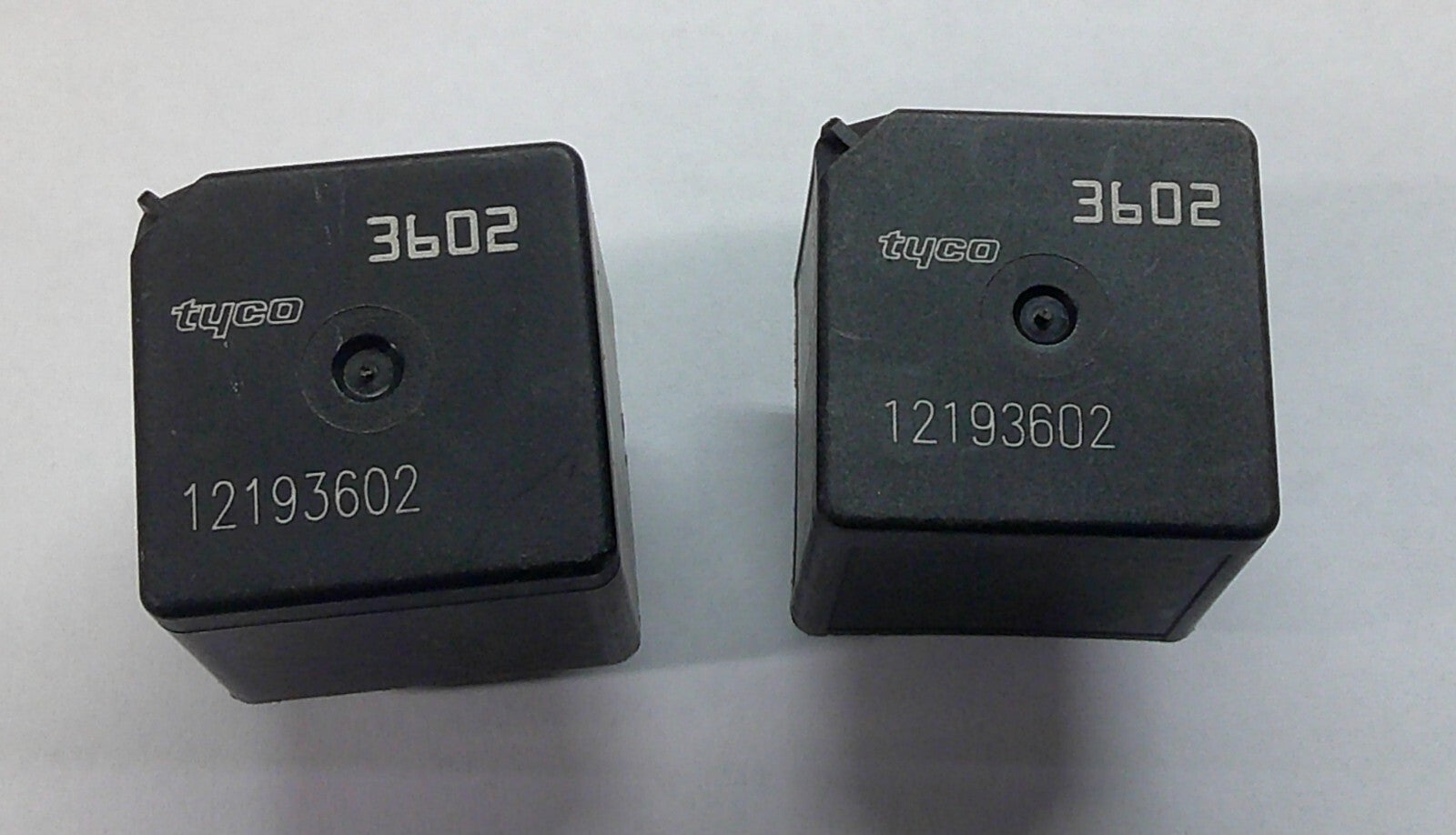 USA SELLER GM OEM TYCO RELAY SET  12193602 1 YEAR WARRANTY GM4