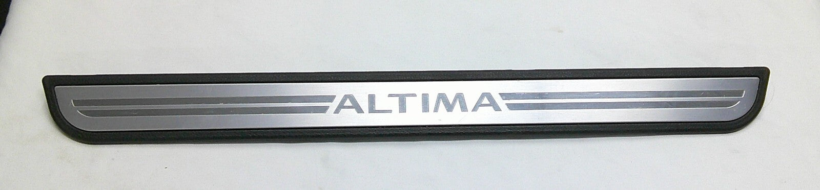 2009 NISSAN ALTIMA OEM PASSENGER FRONT DOOR SILL COVER TRIM FREE SHIPPING B2