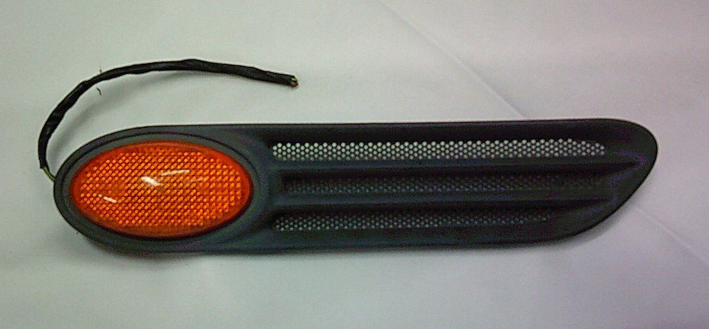 02 - 06 Mini Cooper R50 Front Driver LH Fender Side Marker Light Turn Signal  B1