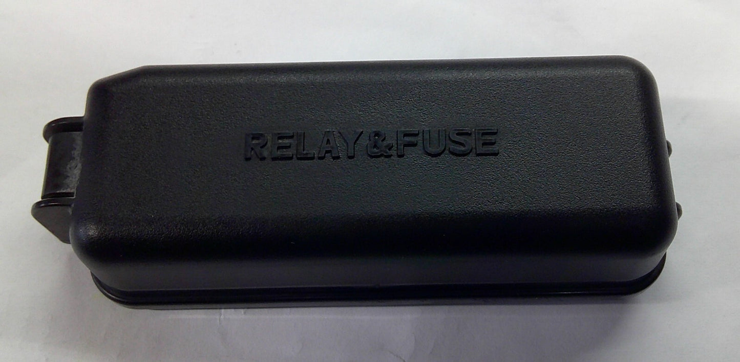 2001 - 2007 TOYOTA HIGHLANDER ENGINE FUSE BOX RELAY LID COVER A18 - RarePartsFinder.Com