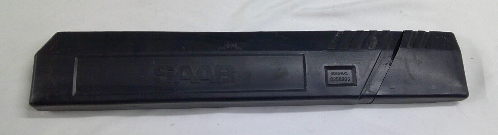 Saab 900 9-5 9-3 EMERGENCY REFLECTOR TRIANGLE & CASE 0258906 FREE SHIPPING B3 - RarePartsFinder.Com