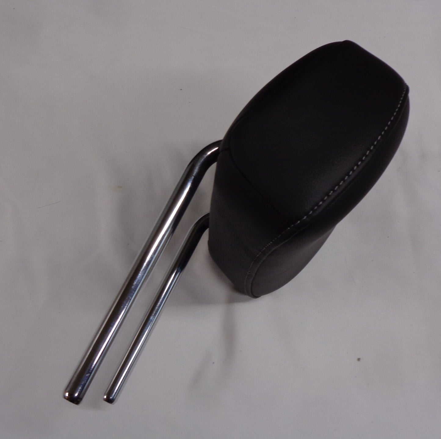 10 - 16 BUICK LACROSSE FRONT HEADREST HEAD REST BLACK LEATHER OEM FREE SHIP R3