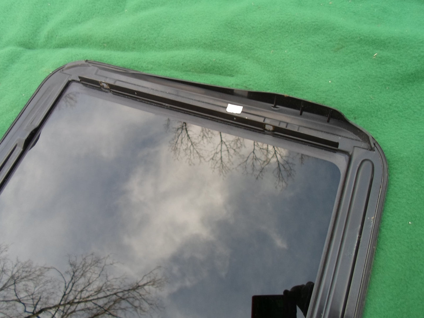 2003 PONTIAC BONNEVILLE YEAR SPECIFIC OEM FACTORY SUNROOF GLASS   FREE SHIPPING! - RarePartsFinder.Com